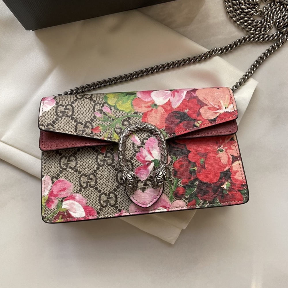 *SOLD* Gucci GG Supreme Monogram Blooms Super Mini Dionysus Bag Antique Rose - Picture 2 of 7